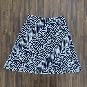 NWT - Banana Republic - Zebra Print, Mid length A-Line skirt - Size 4